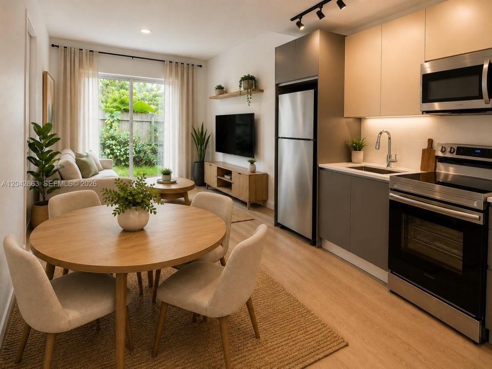 8106 NE 1st Ave 2, Miami, Florida 33138, USA