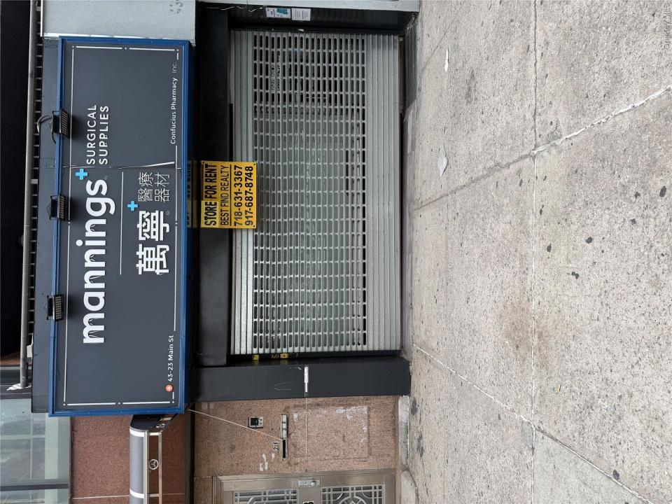 4323 Main Street, New York, New York 11355, États-Unis