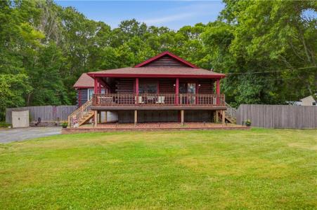 219 Pelletier Lane, Tiverton, Rhode Island 02878, USA