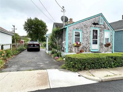 302 State Street, Bristol, Rhode Island 02809, USA