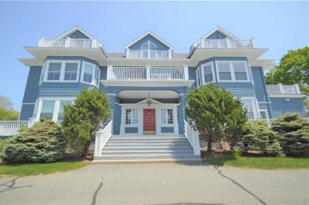 398 Wolcott Avenue 4, Middletown, Rhode Island 02842, USA