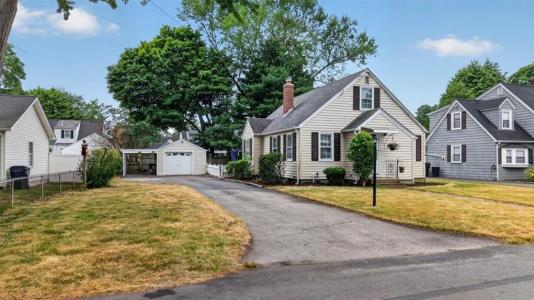 130 Vaughn Avenue, Warwick, Rhode Island 02886, USA