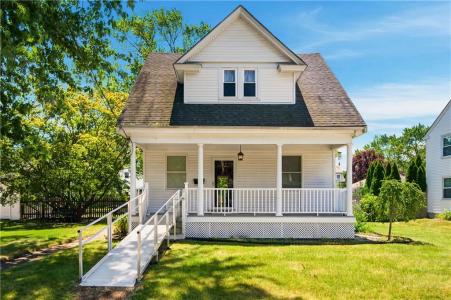 40 Greenwood Avenue, Warwick, Rhode Island 02886, USA