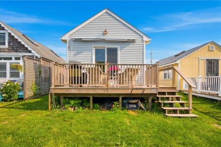 64 Burnside Avenue, Narragansett, Rhode Island 02882, USA