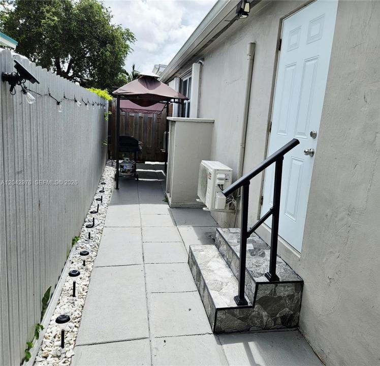 000 NW 51 AVE STUDIO, Miami, Floride 33126, États-Unis