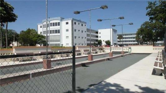 4090 NW 42nd Avenue 105, Lauderdale Lakes, フロリダ 33319, アメリカ合衆国