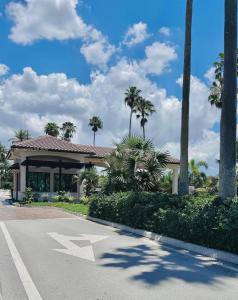 10320 Guatemala St -, Cooper City, Florida 33026, USA