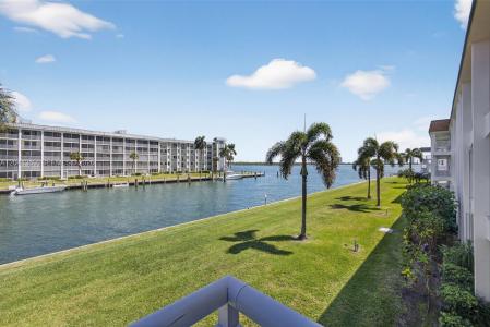 111 Shore Ct 205, North Palm Beach, Florida 33408, USA