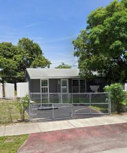 2300 SW 43rd Ave, Fort Lauderdale, Florida 33317, USA