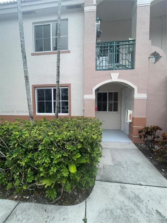 2151 NW 77th Way 102, Pembroke Pines, Floride 33024, États-Unis