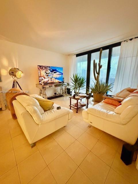 19667 Turnberry Way 12C, Aventura, Floride 33180, États-Unis