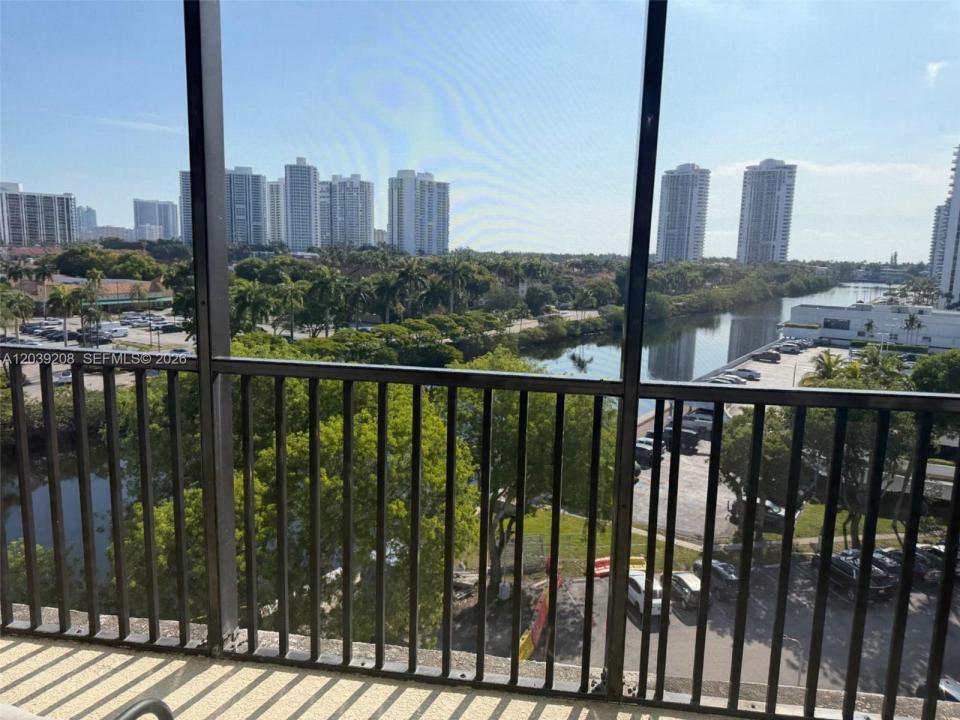 3475 N Country Club Dr 816, Aventura, 佛罗里达州 33180, 美国