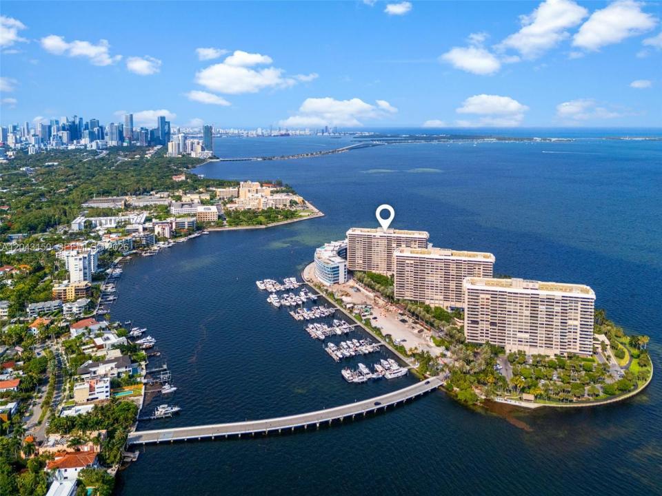 3 Grove Isle Dr C1610, Miami, Floride 33133, États-Unis