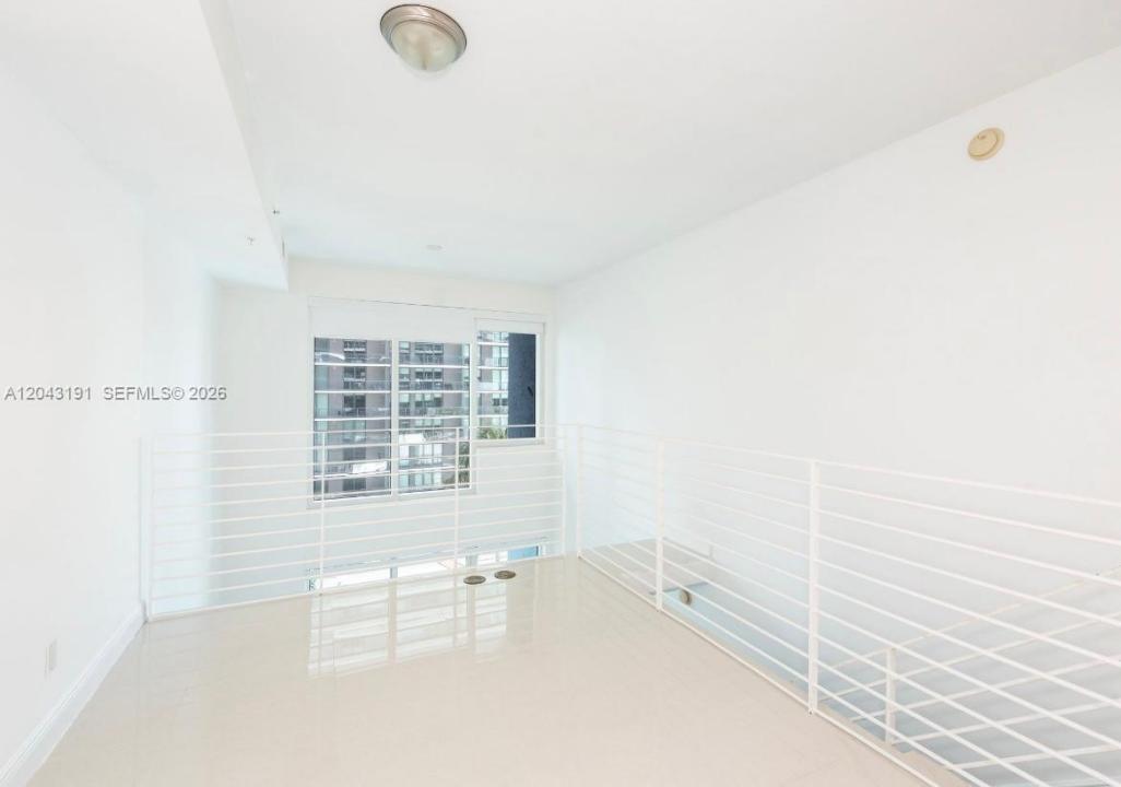 60 SW 13th St 1416, Miami, Florida 33130, USA