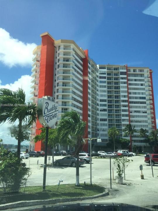 1301 NE Miami Gardens Dr 701W, Miami, Floride 33179, États-Unis