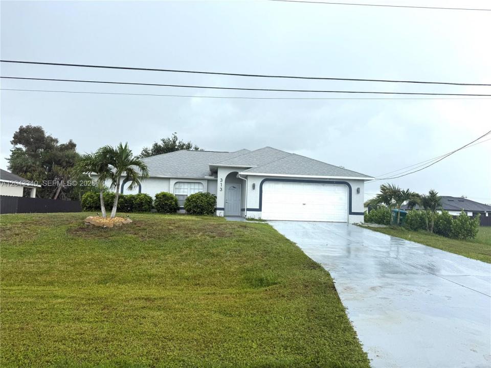 313 NW 16 PL, Cape Coral, Florida 33993, USA
