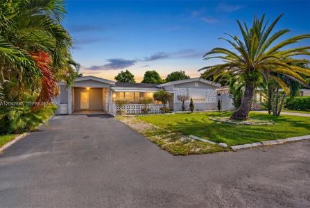 7551 Indigo St, Miramar, Florida 33023, USA
