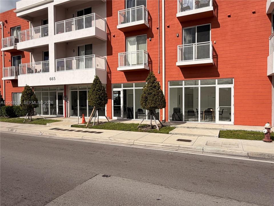 665 E 49 ST, Hialeah, Floride 33013, États-Unis