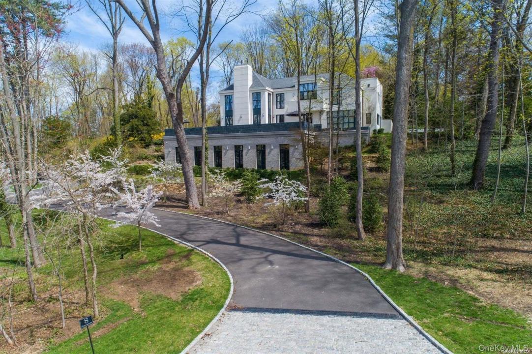 9 Winding Way, Oyster Bay, New York 11560, États-Unis