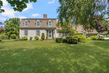 227 Prospect Avenue, Middletown, Rhode Island 02842, USA