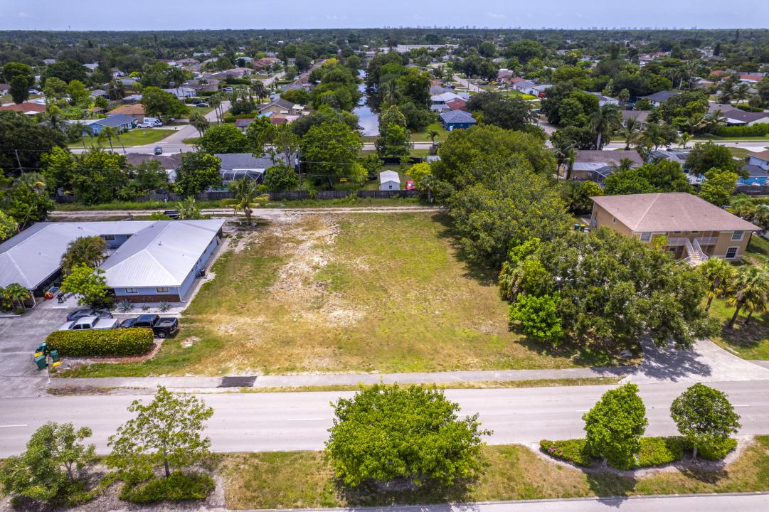 2171 Sunshine Boulevard, Naples, Florida 34116, Stati Uniti
