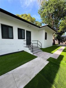 5521 NW 1st Ave 4, Miami, Florida 33127, USA