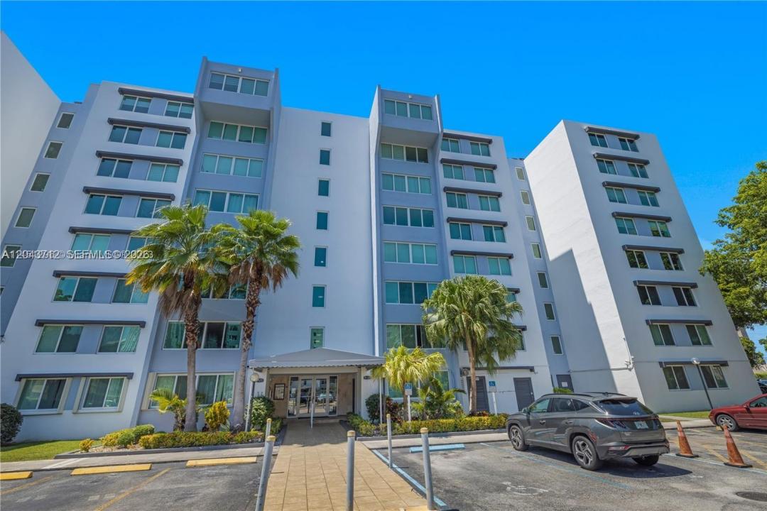 9125 SW 77th Ave 802, Miami, Florida 33156, USA