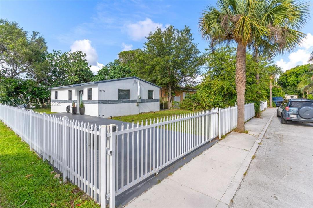 15100 NE 14th Ct, North Miami Beach, Florida 33162, Stati Uniti