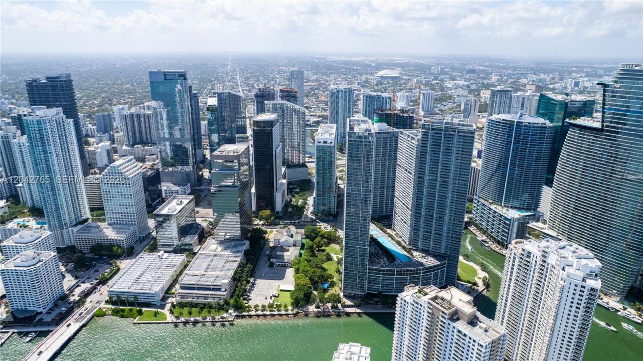 495 Brickell Ave 4609, Miami, Florida 33131, USA