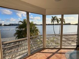 1100 NE 191st St 24E, Miami, Floride 33179, États-Unis
