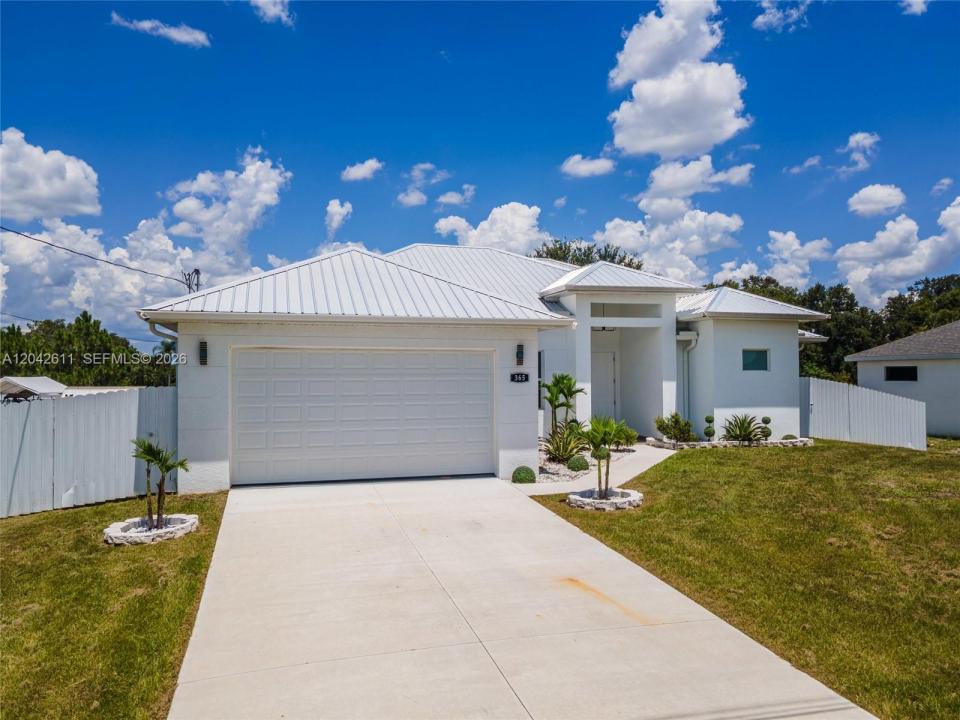 365 Ranier Ave, Lehigh Acres, Florida 33974, USA