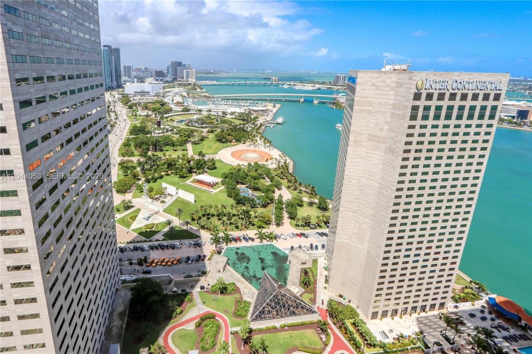 325 S Biscayne Blvd 3616, Miami, Florida 33131, USA