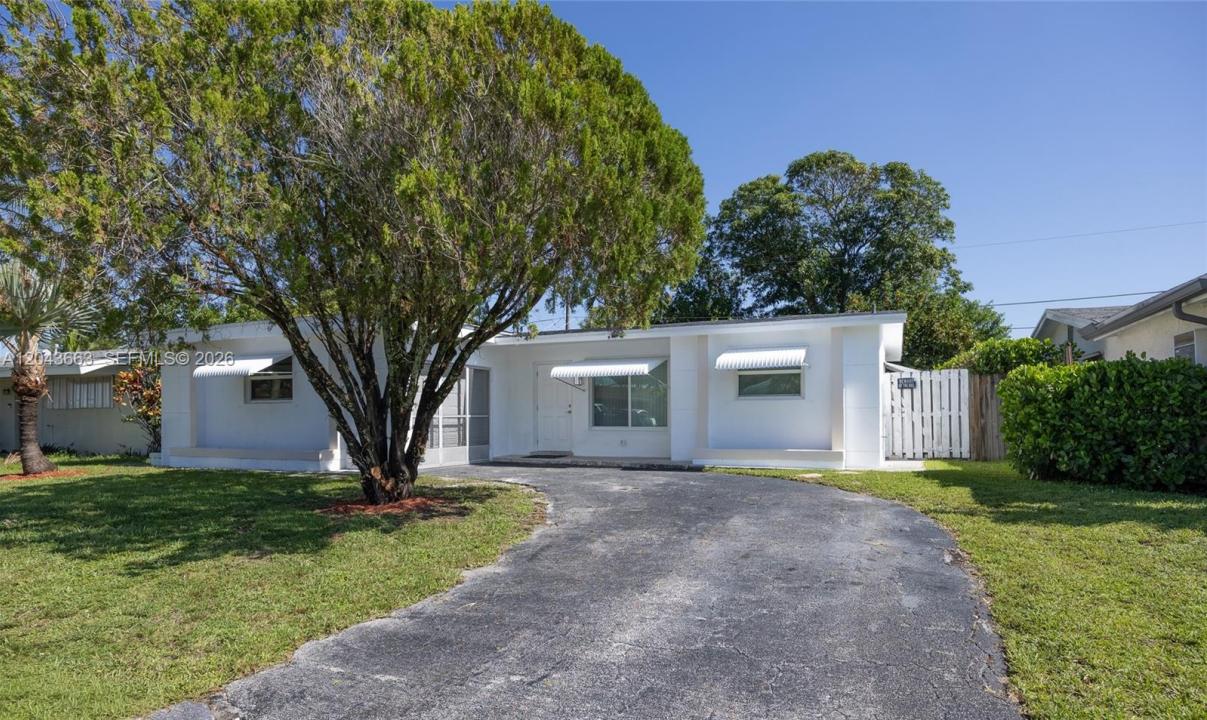 8571 NW 27th Pl, Sunrise, Florida 33322, USA