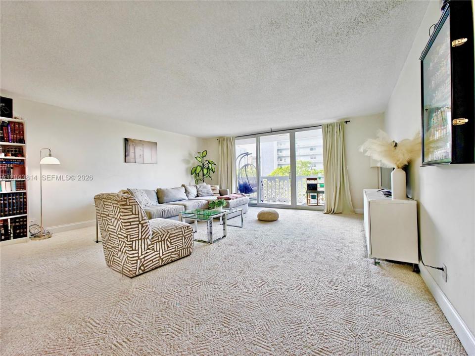 400 NE 12th Ave 306, Hallandale Beach, Floride 33009, États-Unis
