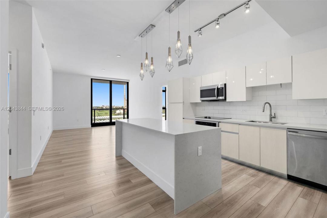 101 Diplomat Pkwy 2009, Hallandale Beach, Floryda 33009, USA