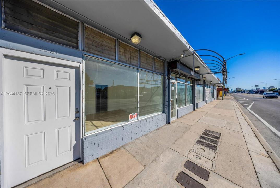 3241 NW 7th St 3251, Miami, Floride 33125, États-Unis