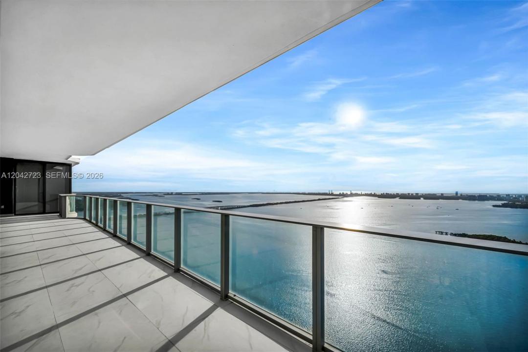 700 NE 24th St 4702, Miami, Floryda 33137, USA