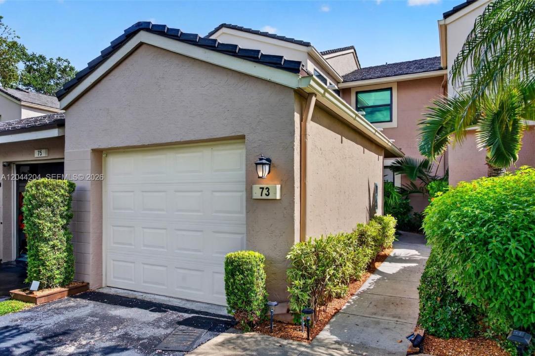 73 NW 98th Ter, Plantation, Florida 33324, USA