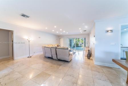 13140 Coronado Dr, North Miami, Florida 33181, USA