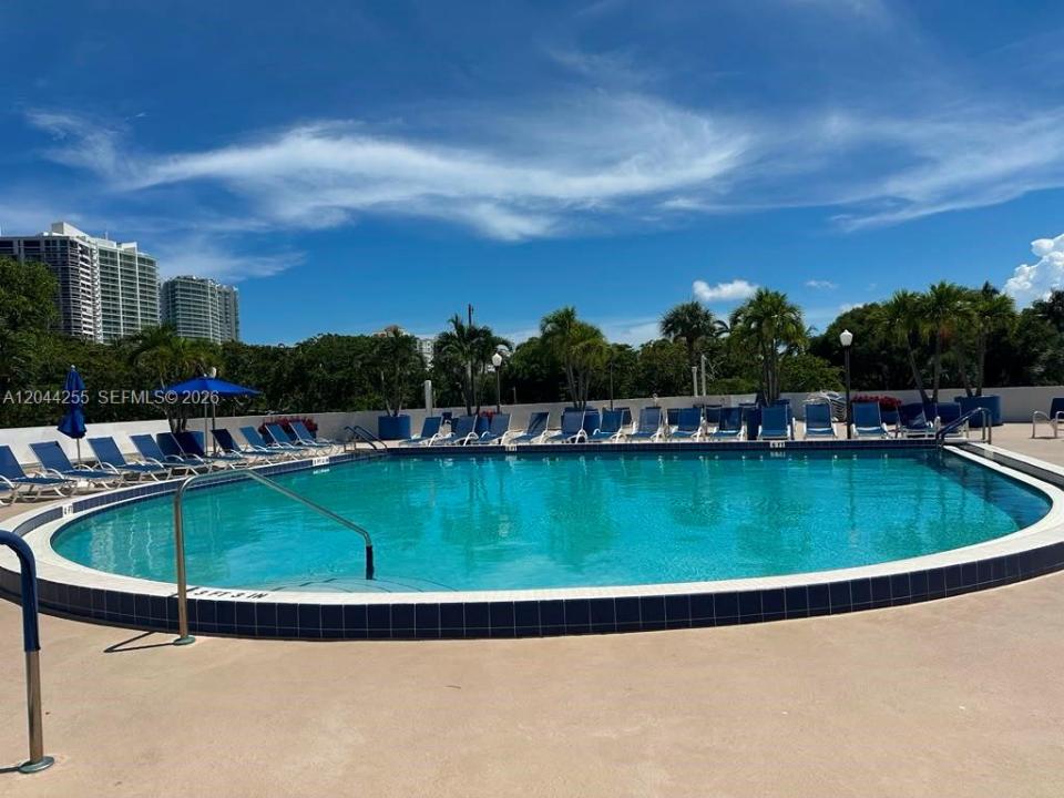 3701 N Country Club Dr 207, Aventura, Floride 33180, États-Unis