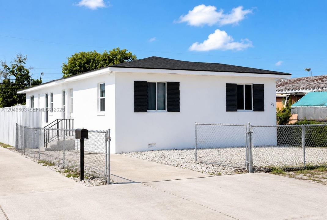 59 E 10th St, Hialeah, Floride 33010, États-Unis
