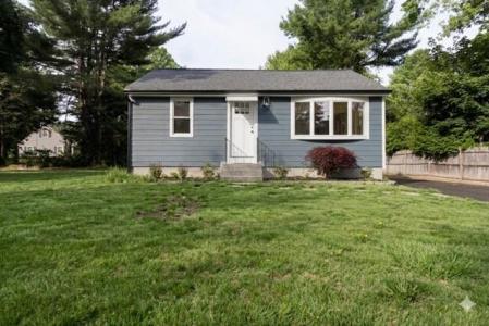 19 Nadeau Drive, Wrentham, Massachusetts 02093, USA