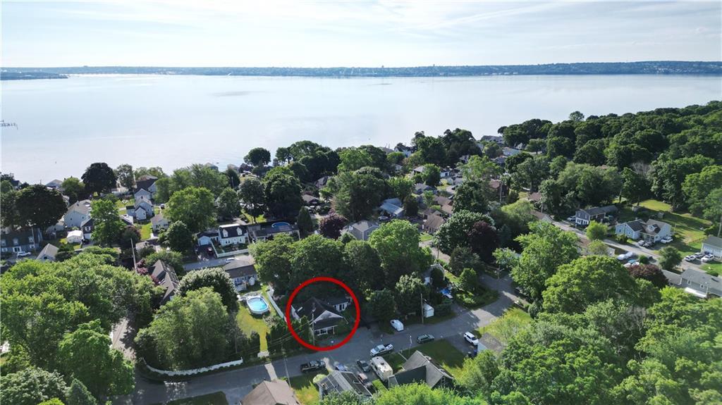 25 Fried Avenue, Bristol, Rhode Island 02809, USA