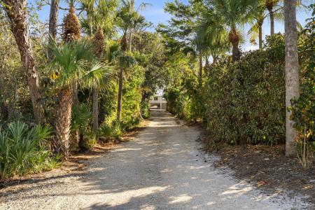 90 NW Alice Street, Jensen Beach, Florida 34957, USA