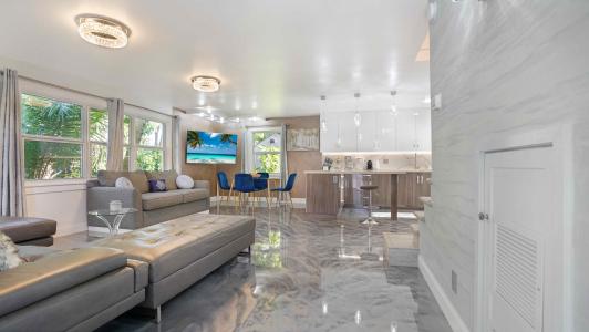 2249 Lazy Lane, Lazy Lake, Florida 33305, USA