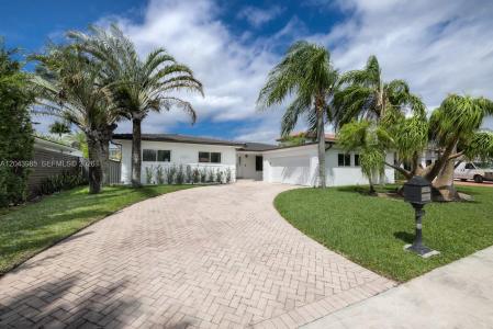 13200 Ortega Ln, North Miami, Florida 33181, USA