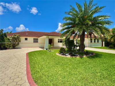 18701 Wentworth Dr, Hialeah, Florida 33015, USA