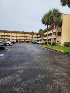 5750 NW 64th Ave 303, Tamarac, Florida 33319, USA