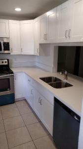 1151 NE 210th Ter 1151, Miami, Florida 33179, USA