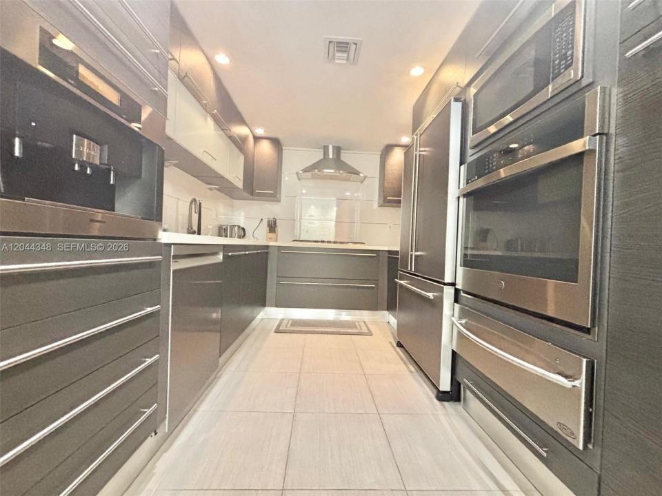 2030 S Ocean Dr 423, Hallandale Beach, Florida 33009, Stati Uniti